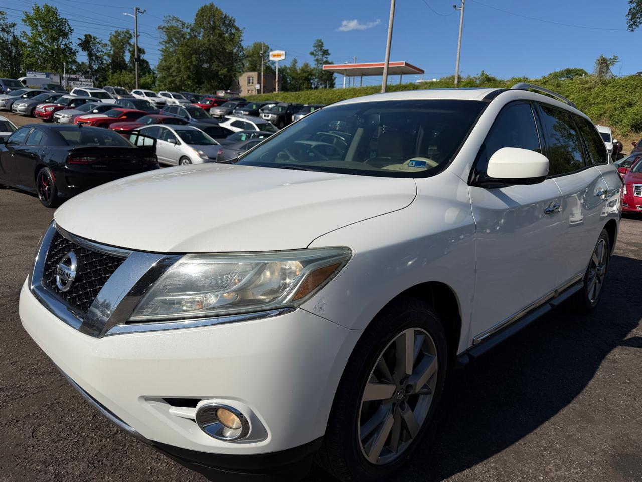 Nissan Pathfinder LE 2013