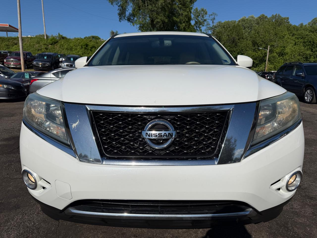 Nissan Pathfinder LE 2013