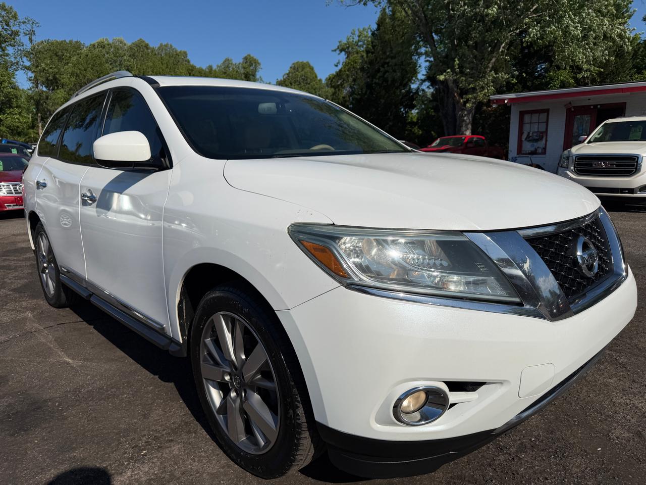 Nissan Pathfinder LE 2013