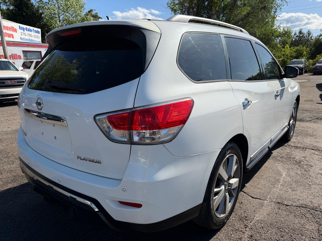 Nissan Pathfinder LE 2013