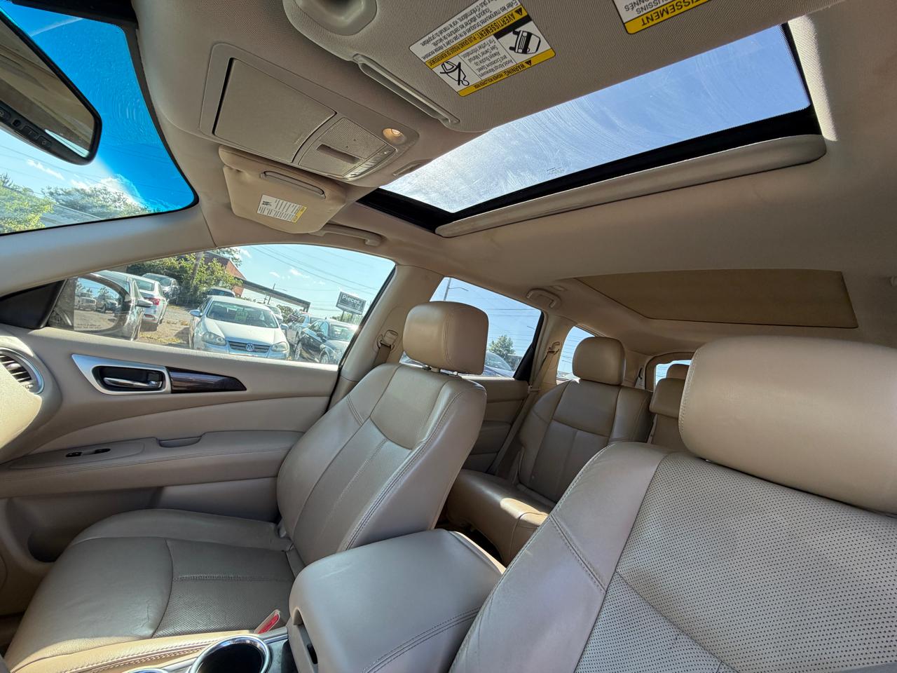 Nissan Pathfinder LE 2013