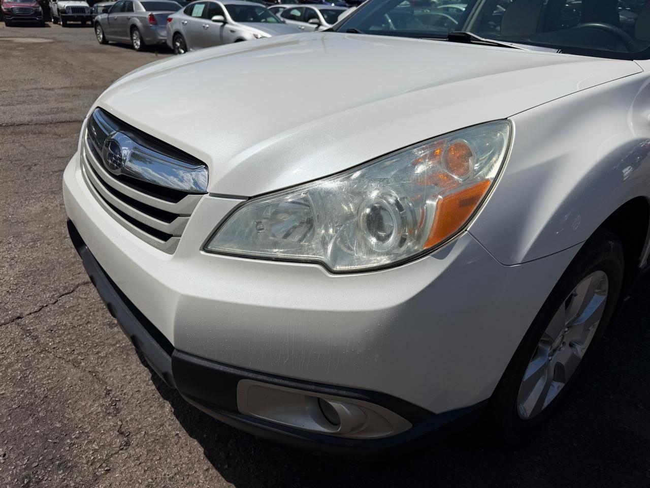Subaru Outback 2.5i Premium 2011