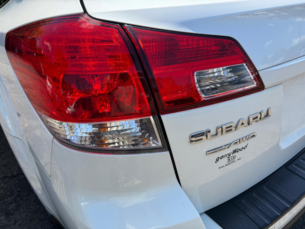 Subaru Outback 2.5i Premium 2011