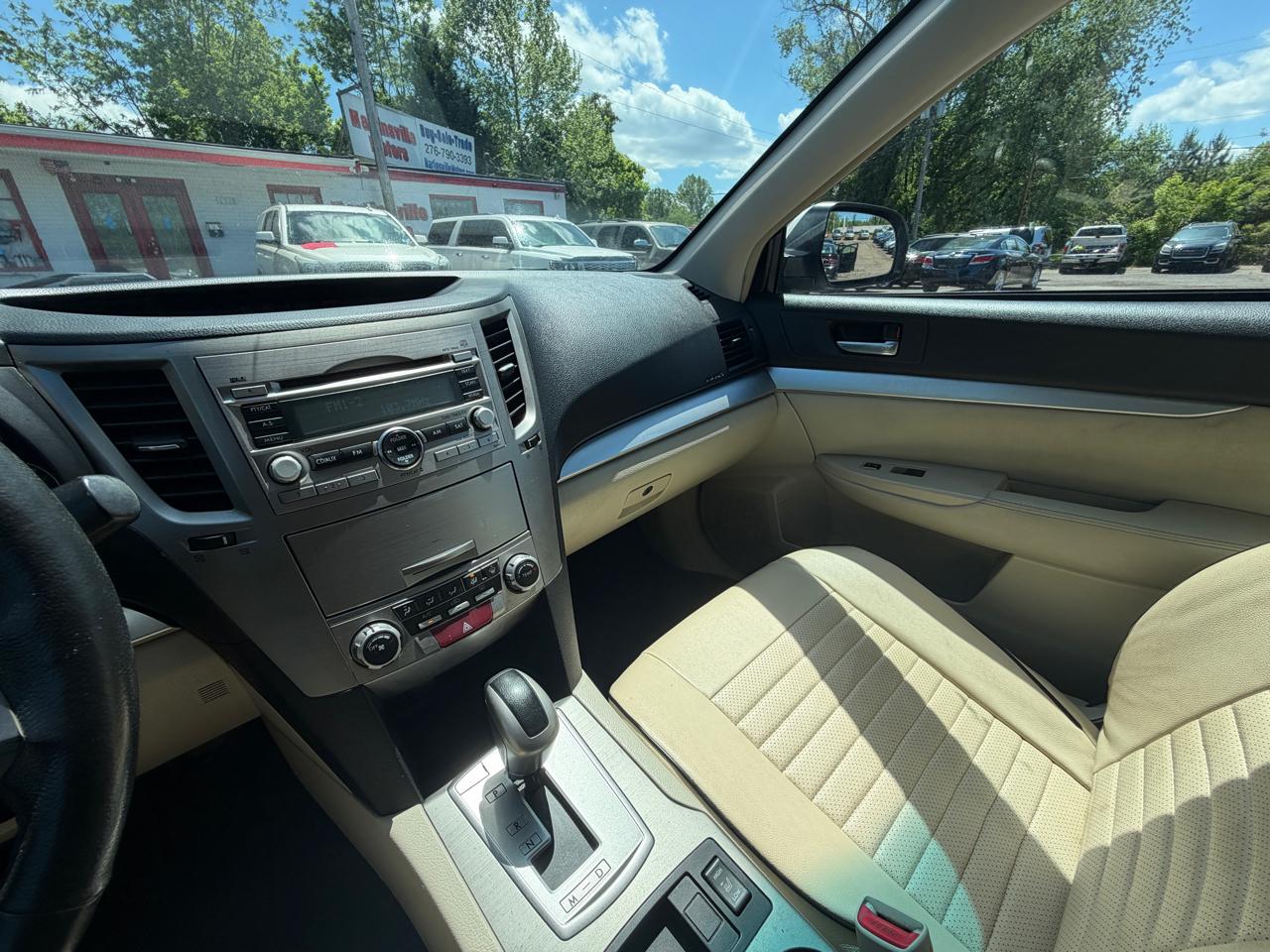 Subaru Outback 2.5i Premium 2011