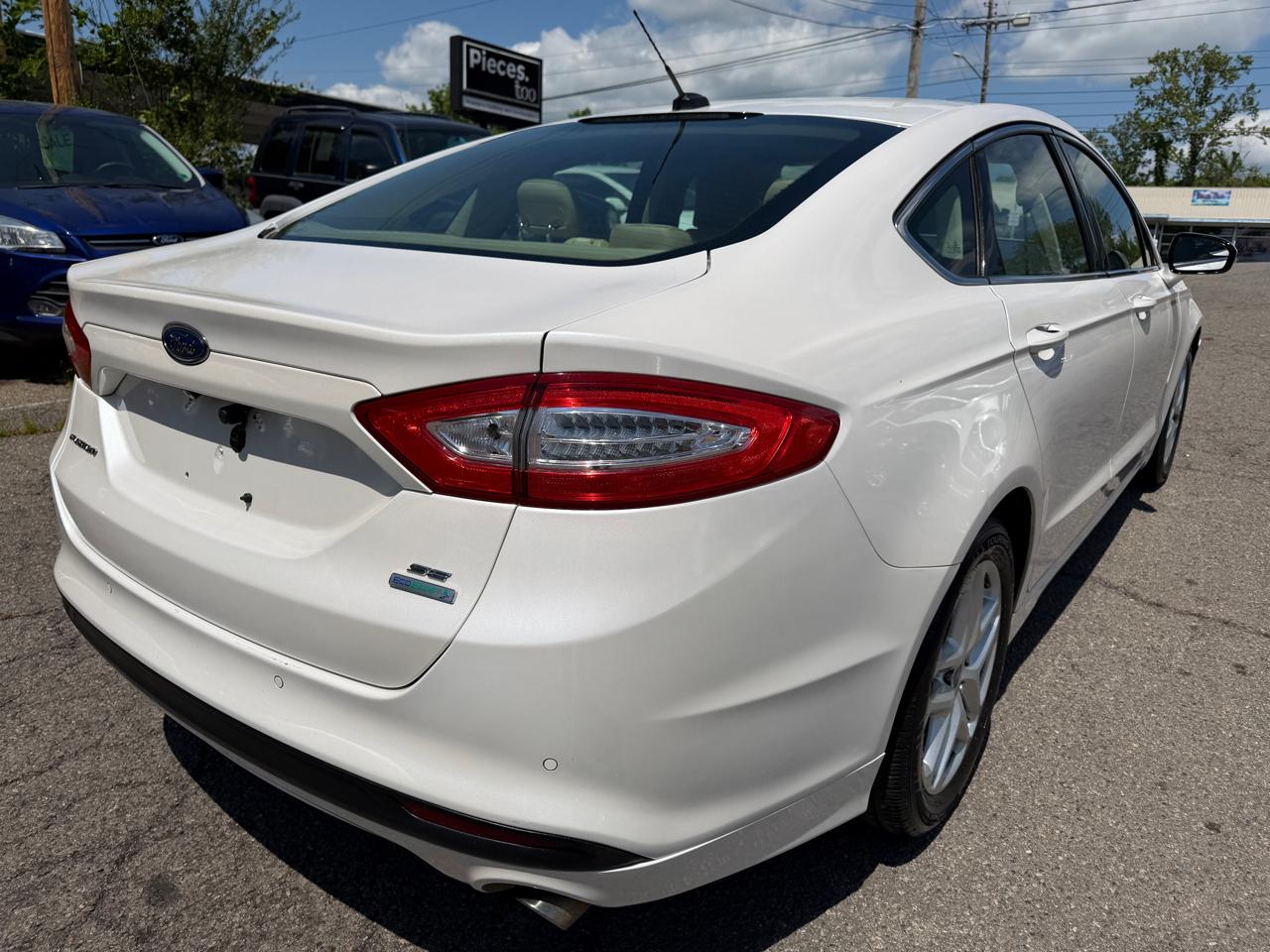 Ford Fusion SE 2015