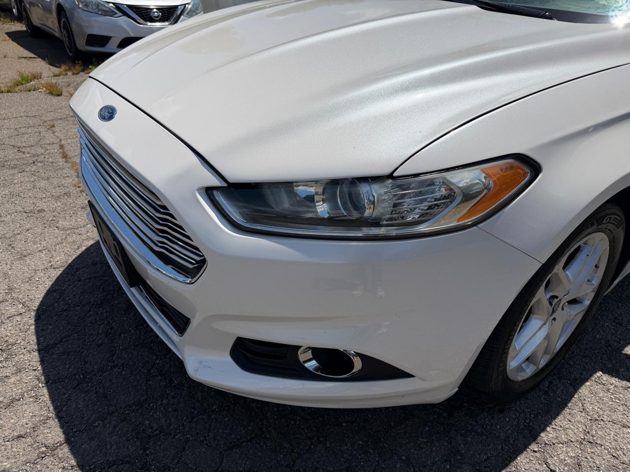 Ford Fusion SE 2015