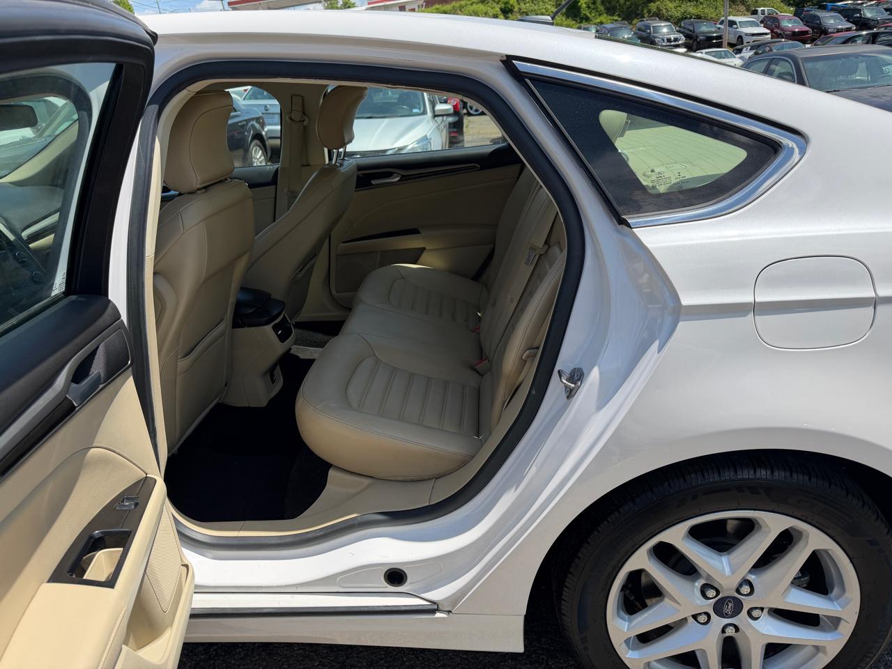 Ford Fusion SE 2015