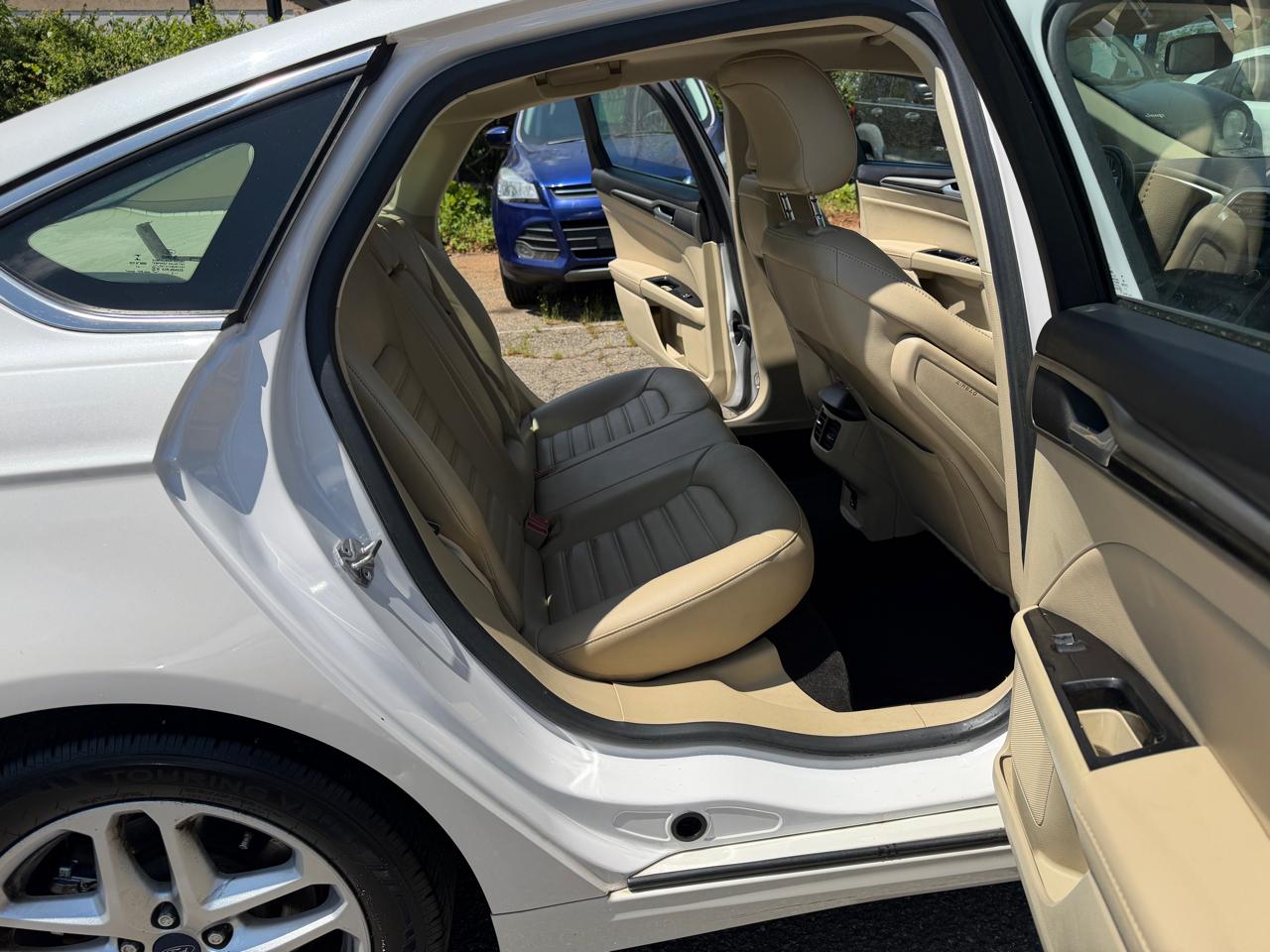 Ford Fusion SE 2015