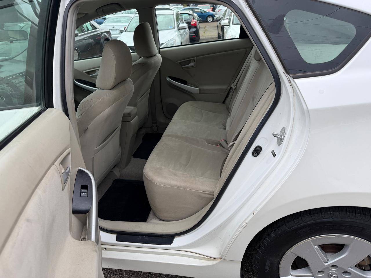 Toyota Prius Prius V 2010