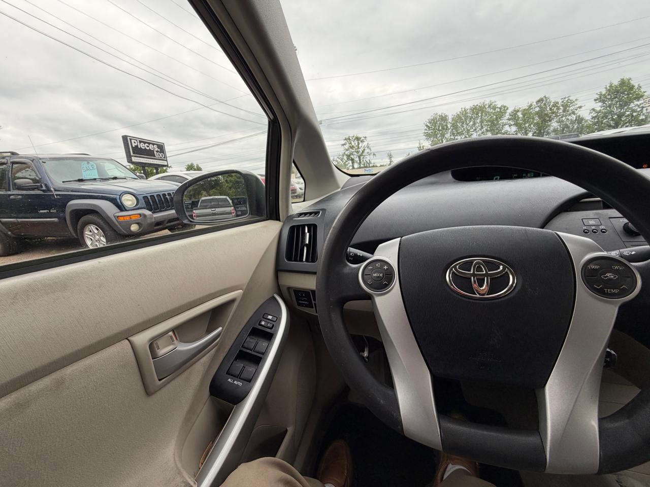 Toyota Prius Prius V 2010