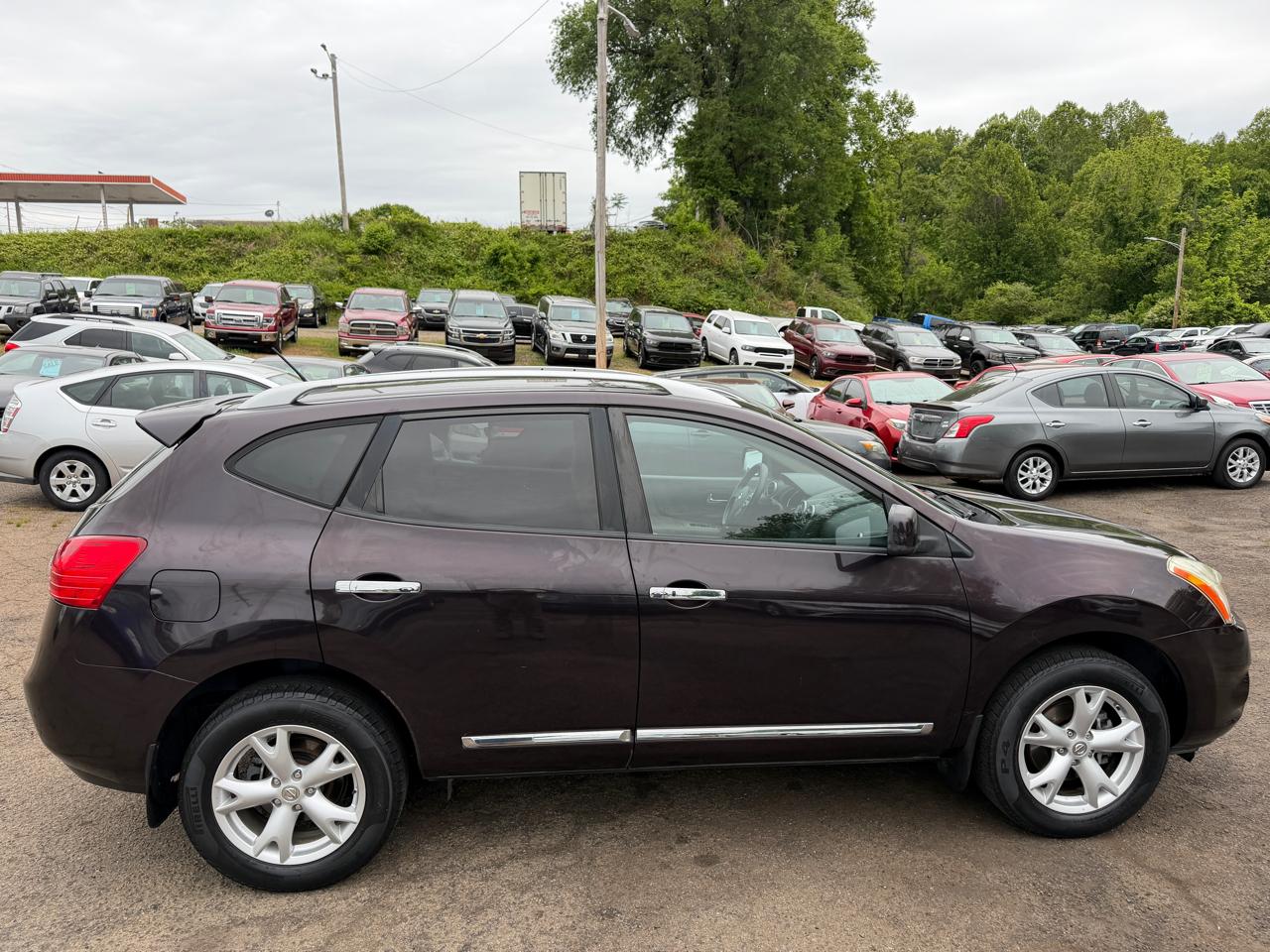 Nissan Rogue SV 2011