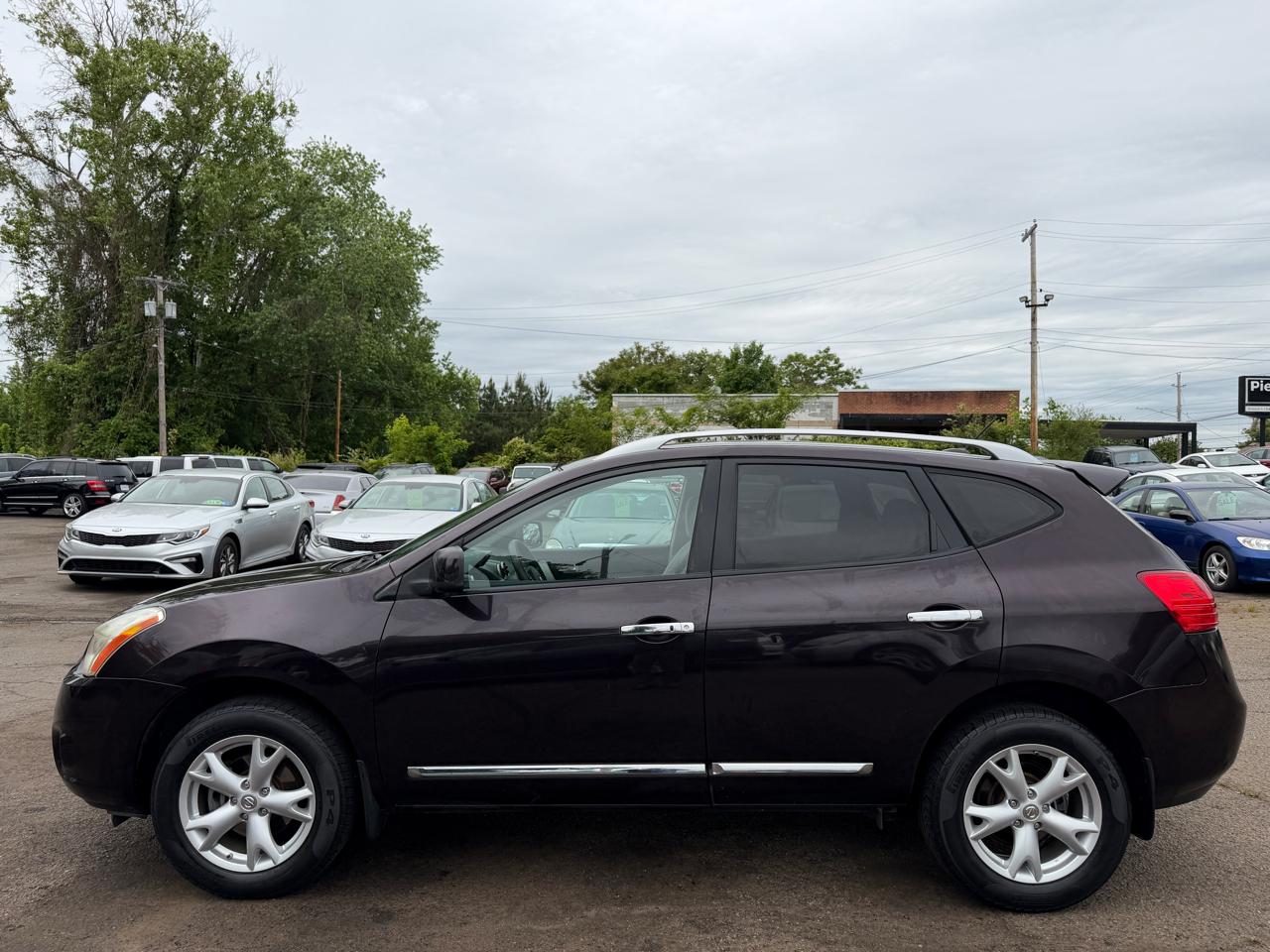 Nissan Rogue SV 2011