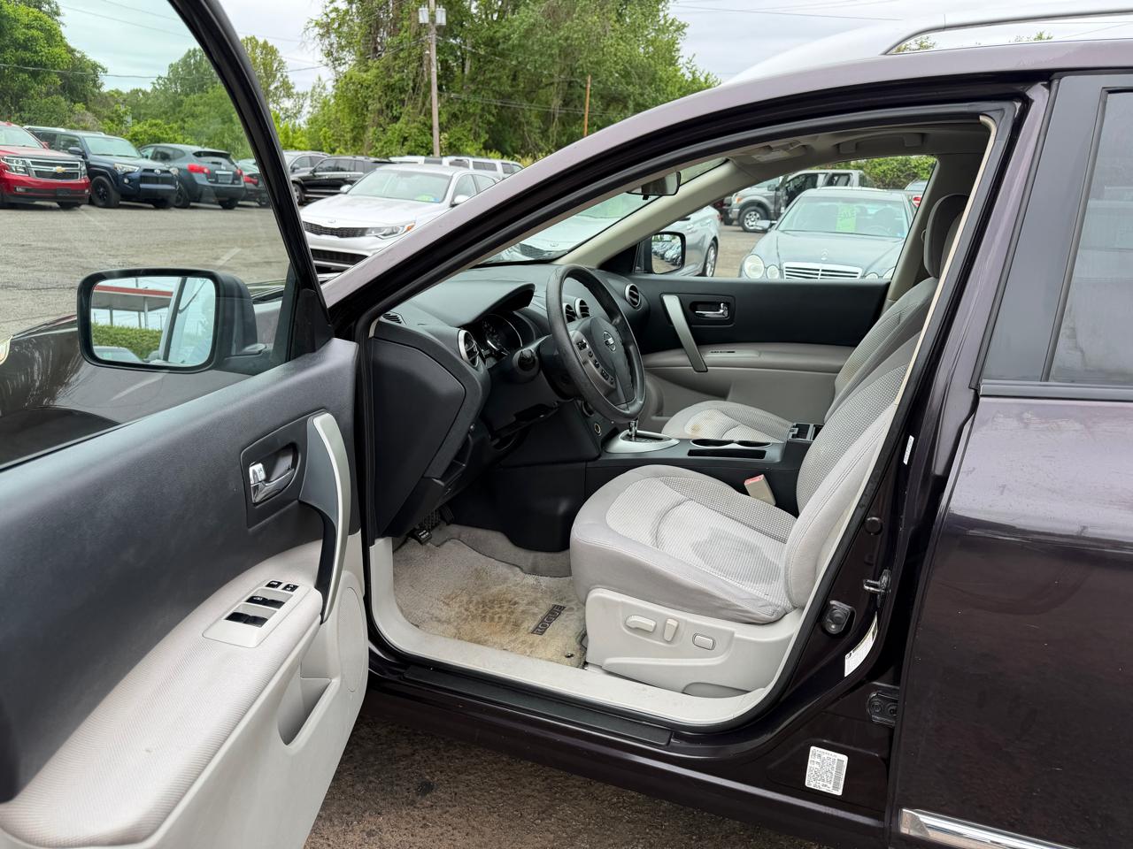 Nissan Rogue SV 2011