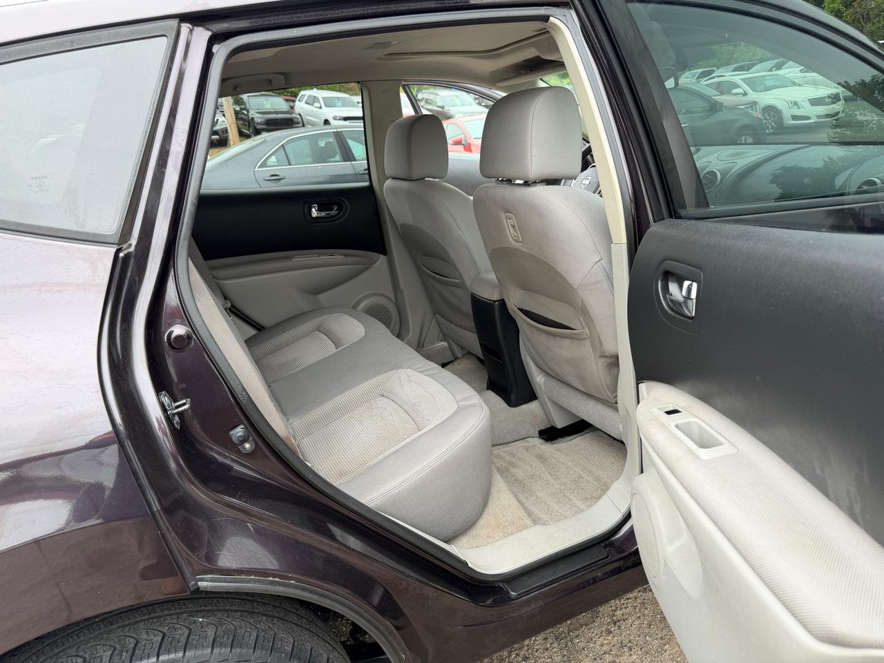 Nissan Rogue SV 2011
