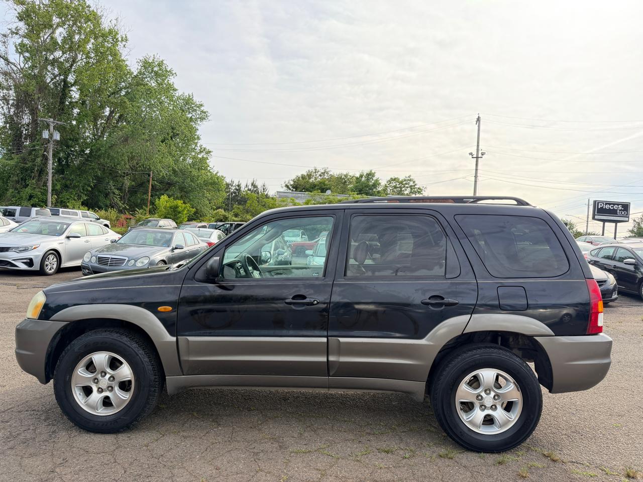 Mazda Tribute  2003