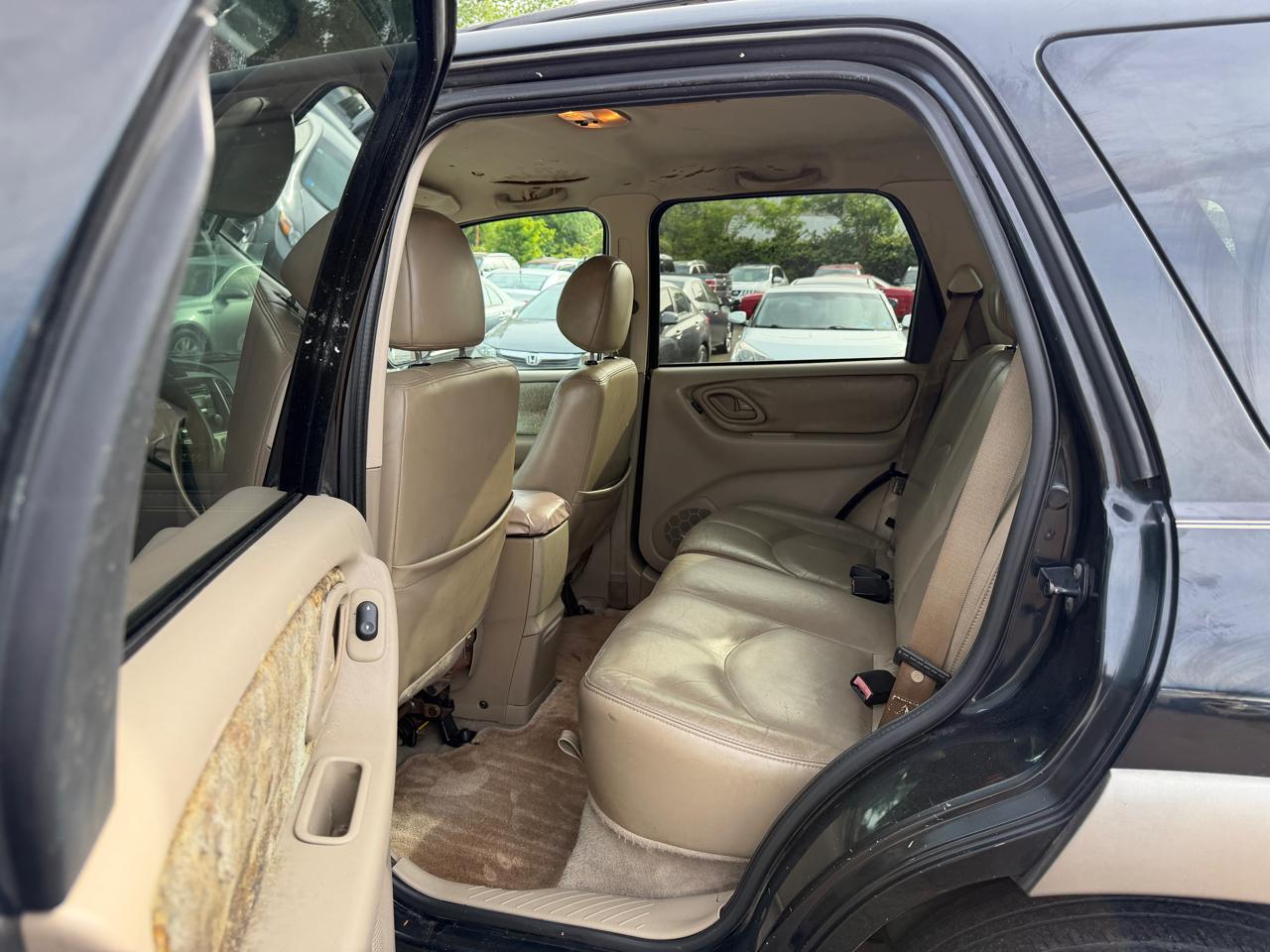 Mazda Tribute  2003