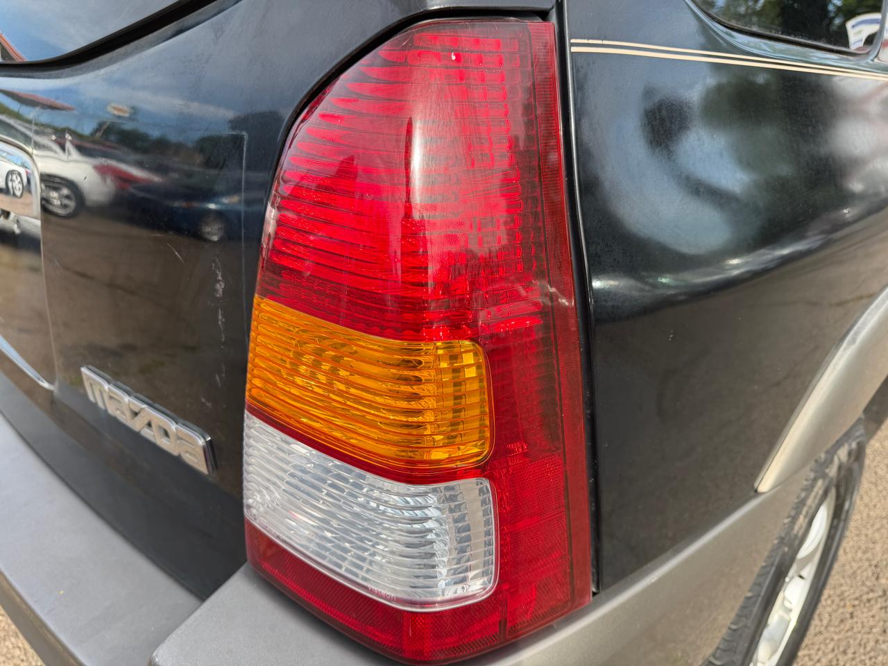 Mazda Tribute  2003