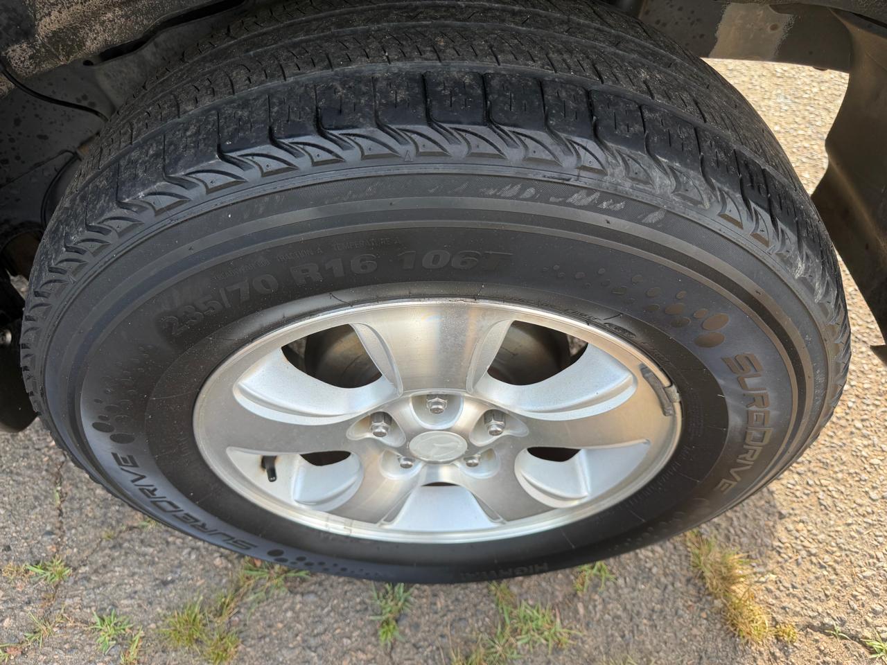 Mazda Tribute  2003
