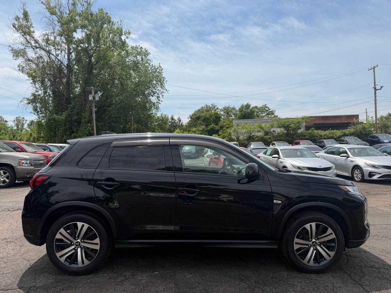 Mitsubishi Outlander Sport  2020