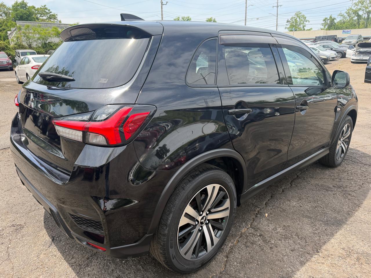 Mitsubishi Outlander Sport  2020