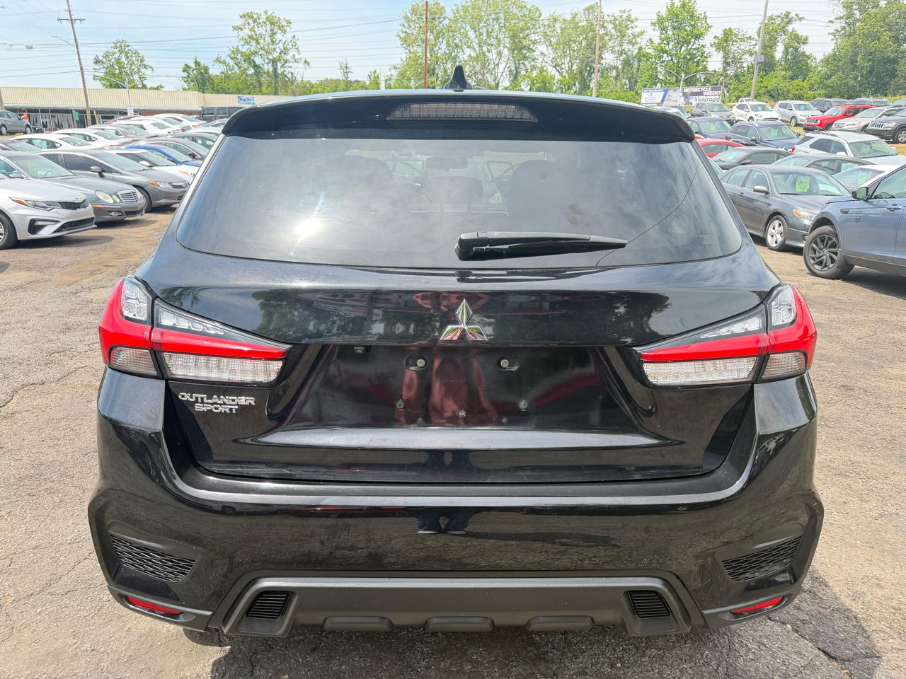 Mitsubishi Outlander Sport  2020