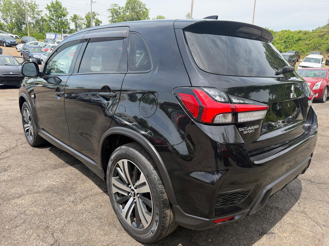 Mitsubishi Outlander Sport  2020