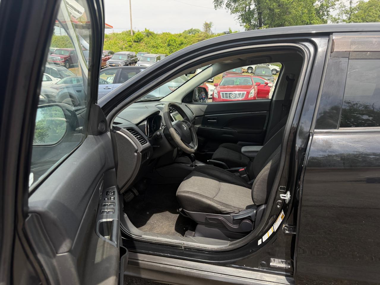 Mitsubishi Outlander Sport  2020