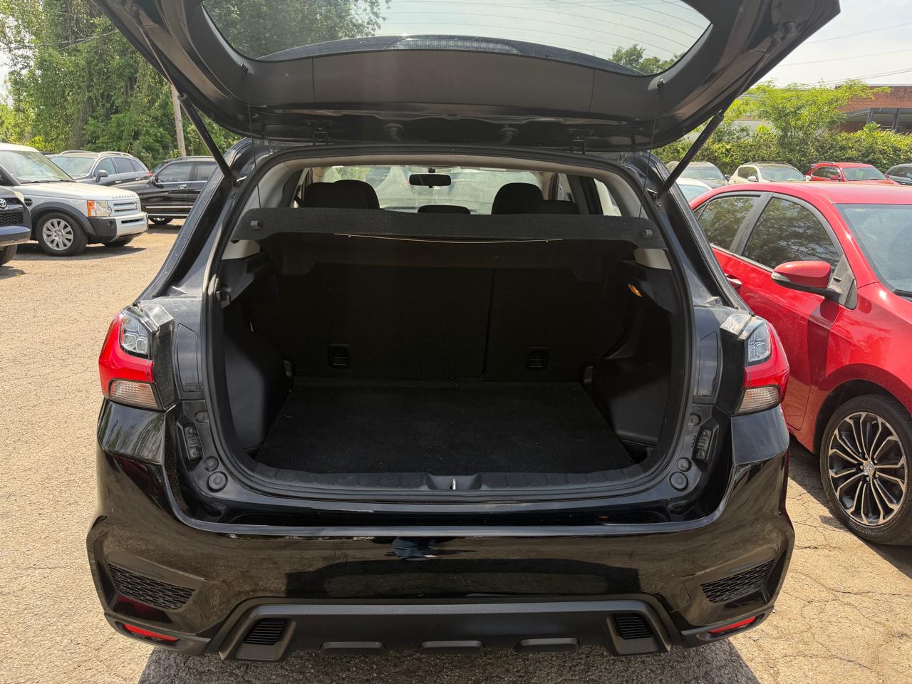 Mitsubishi Outlander Sport  2020
