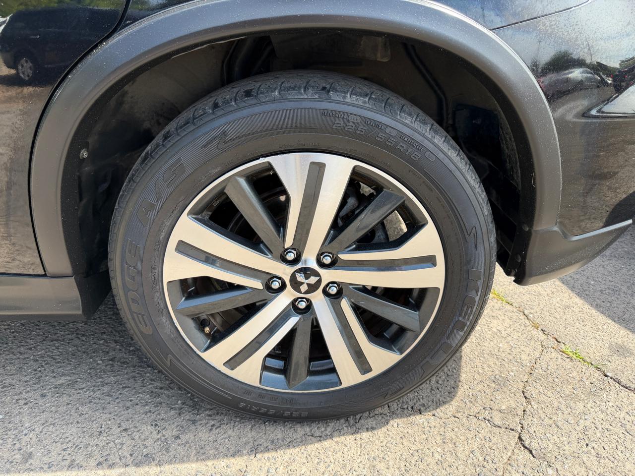 Mitsubishi Outlander Sport  2020