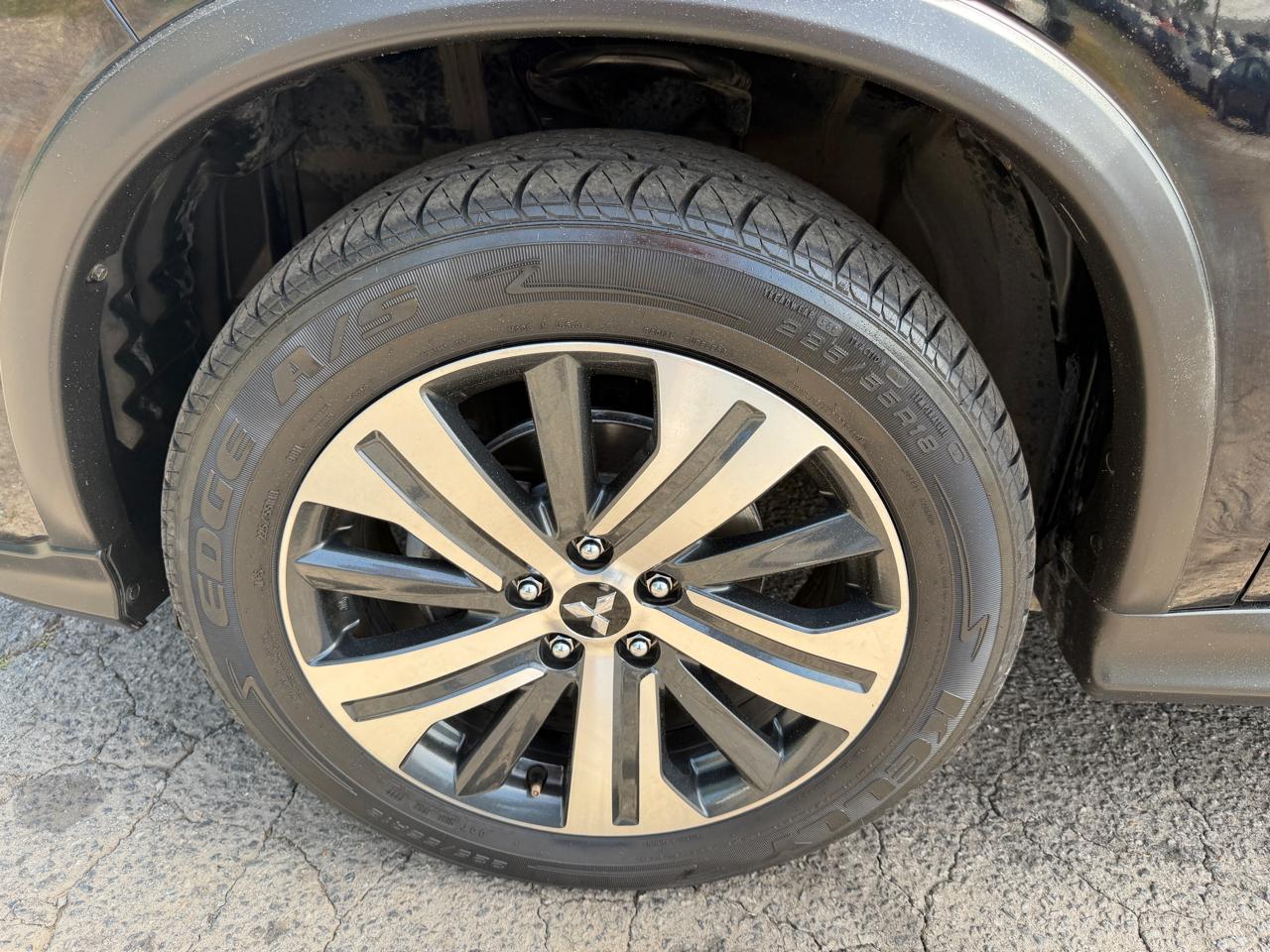 Mitsubishi Outlander Sport  2020