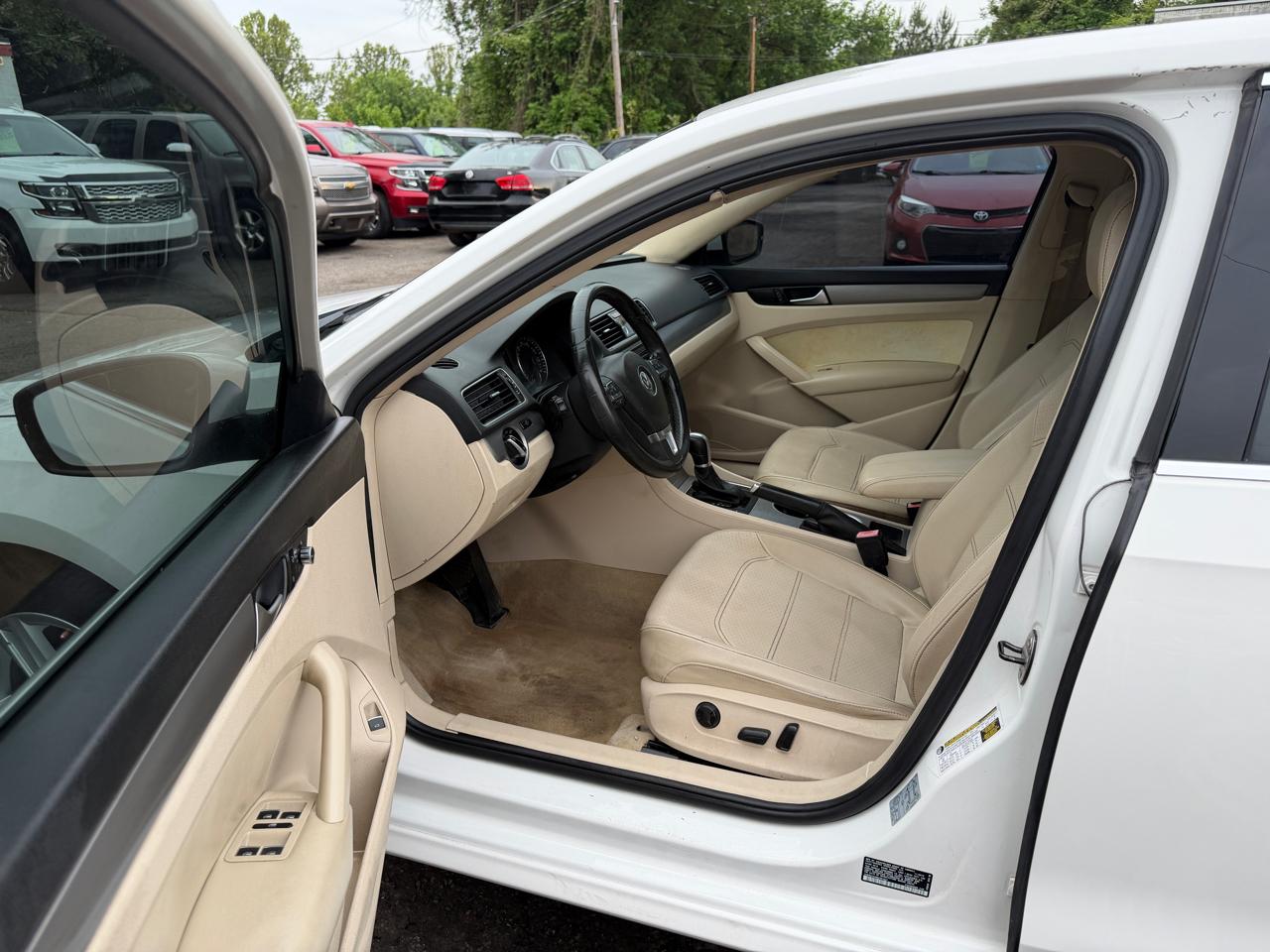 Volkswagen Passat SE 2014