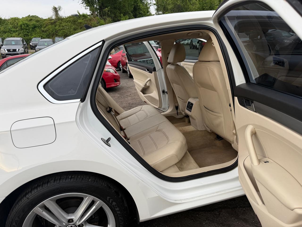 Volkswagen Passat SE 2014