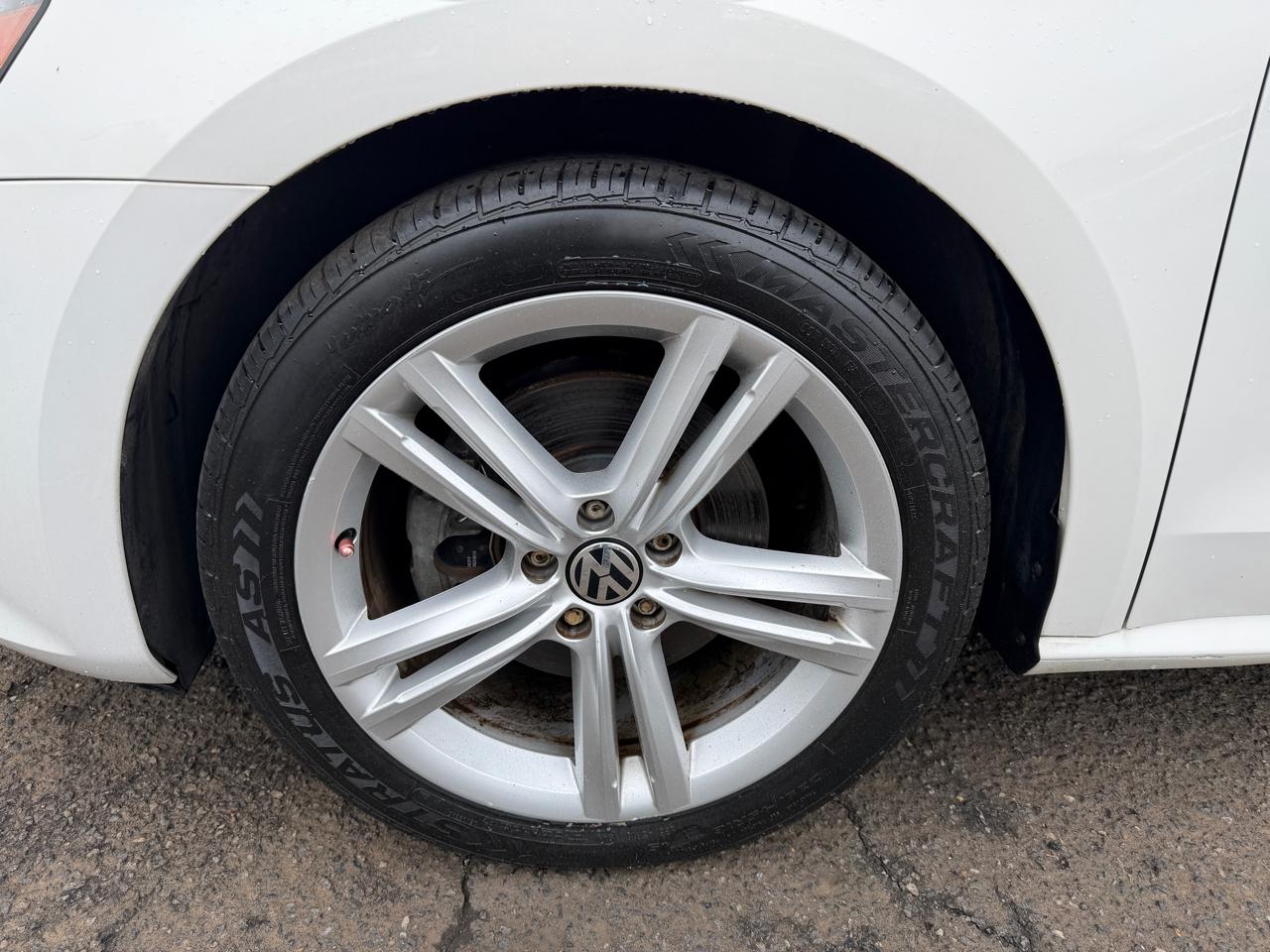 Volkswagen Passat SE 2014