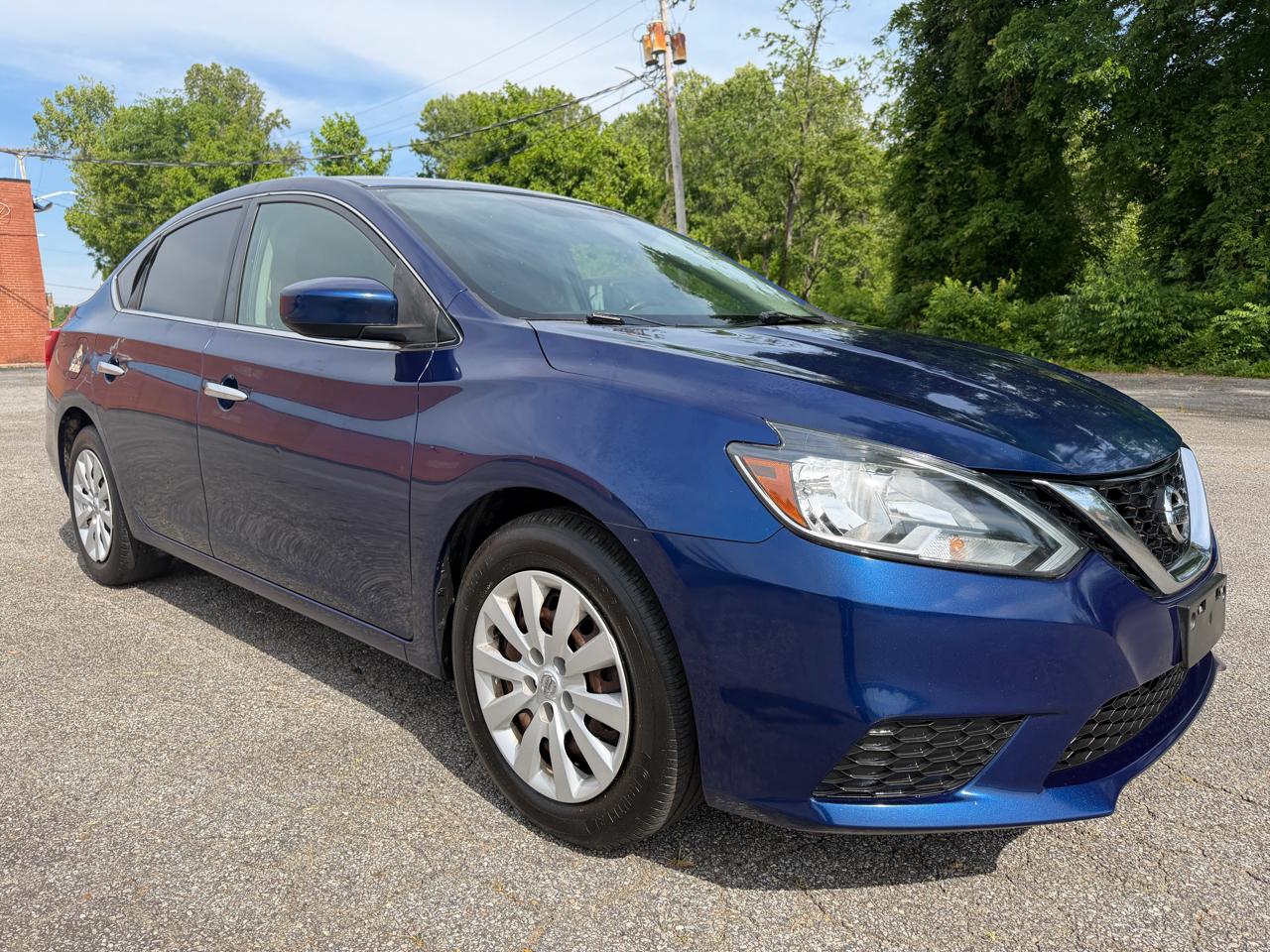 Nissan Sentra S 6MT 2017