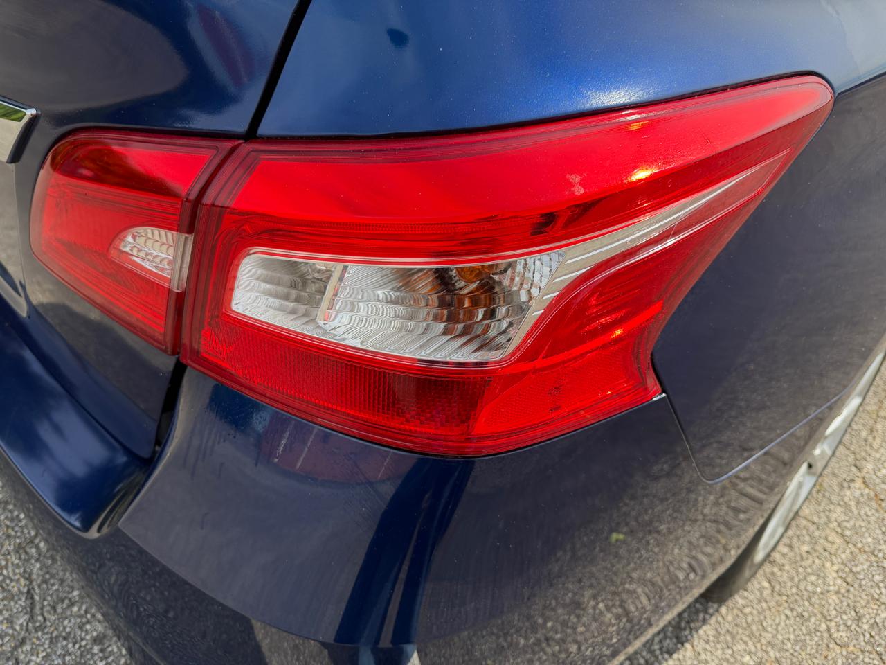 Nissan Sentra S 6MT 2017