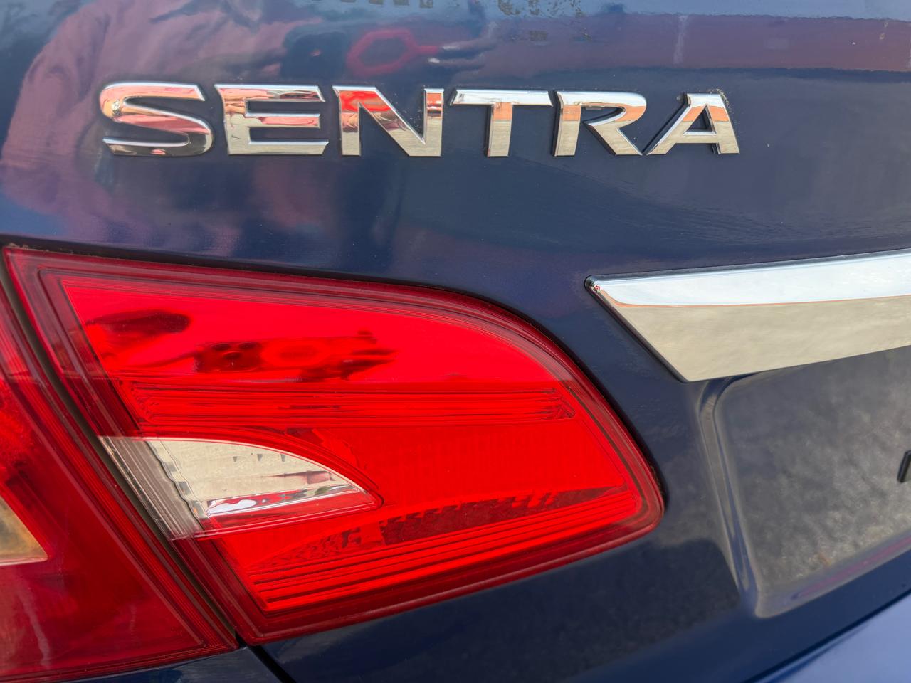 Nissan Sentra S 6MT 2017