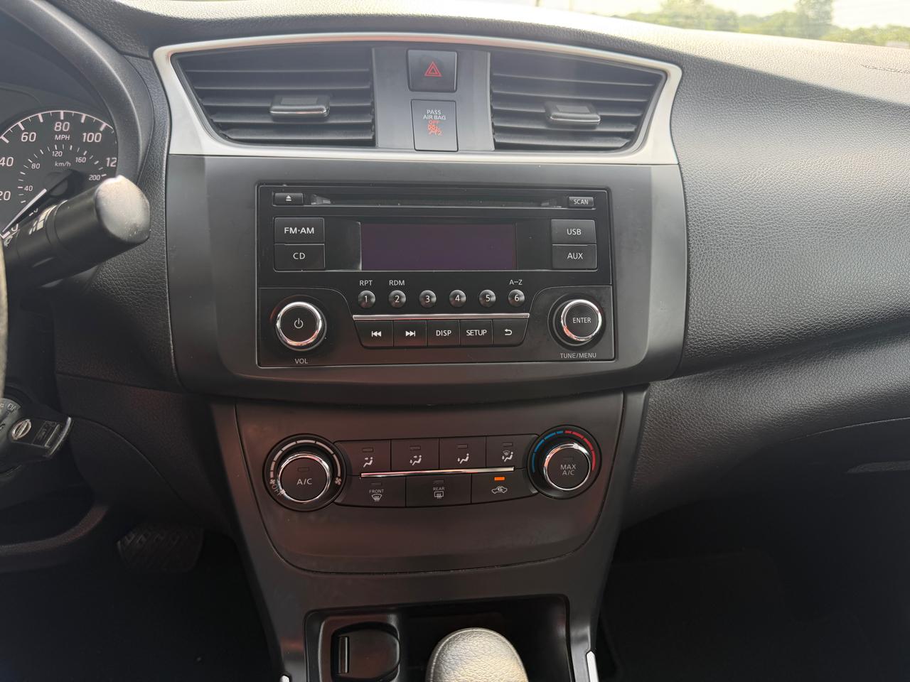 Nissan Sentra S 6MT 2017