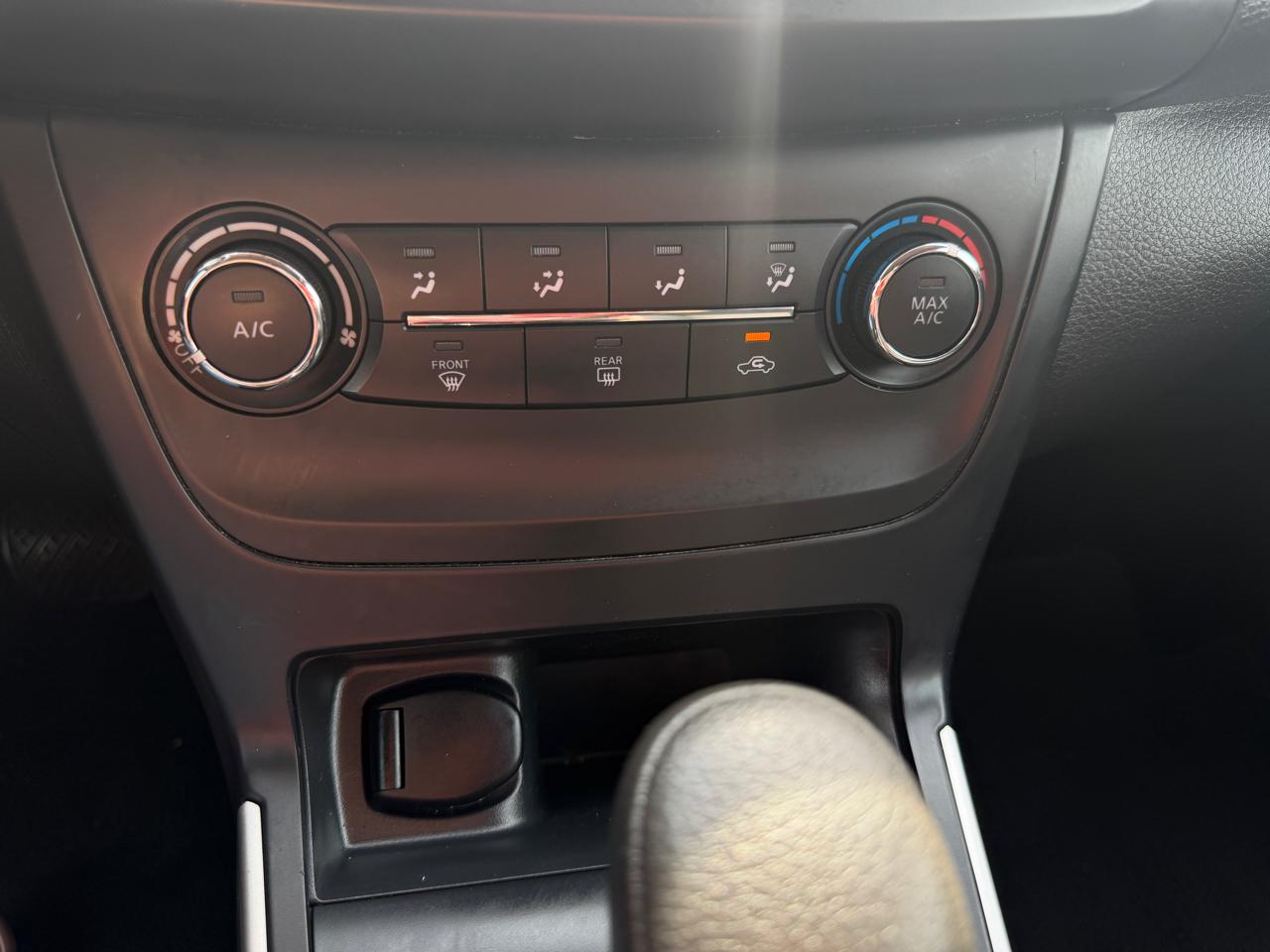 Nissan Sentra S 6MT 2017