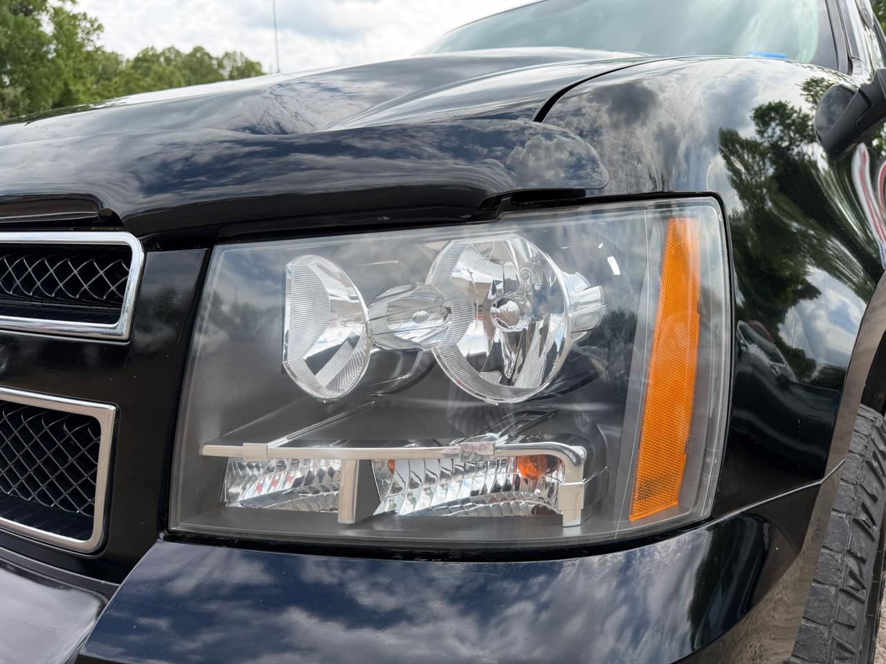 Chevrolet Avalanche LT 4WD 2011