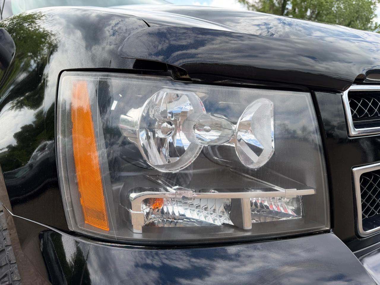 Chevrolet Avalanche LT 4WD 2011