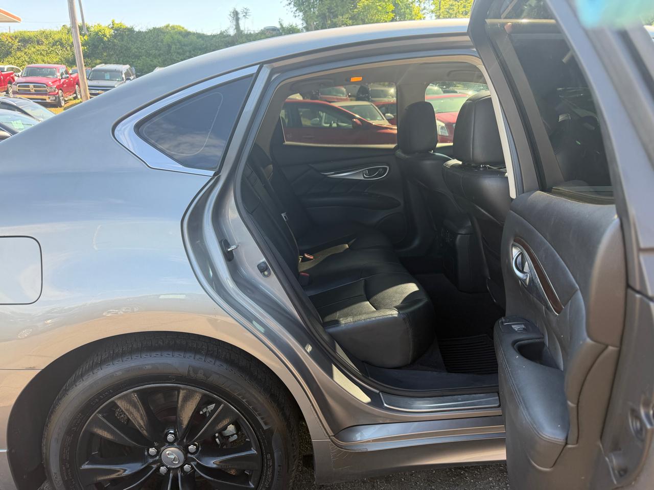 Infiniti M 37x 2012