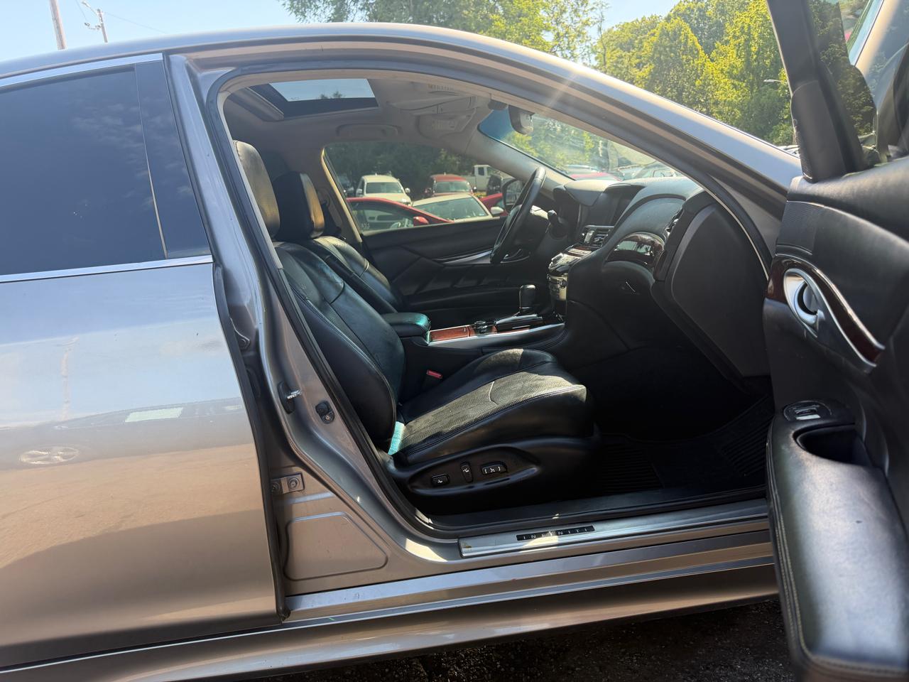 Infiniti M 37x 2012
