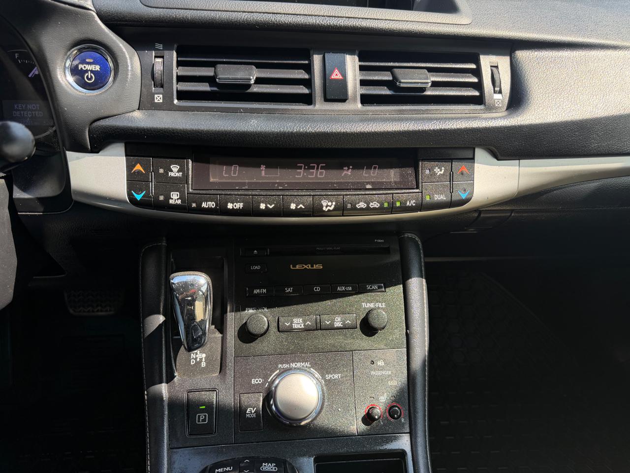 Lexus CT 200h Base 2012