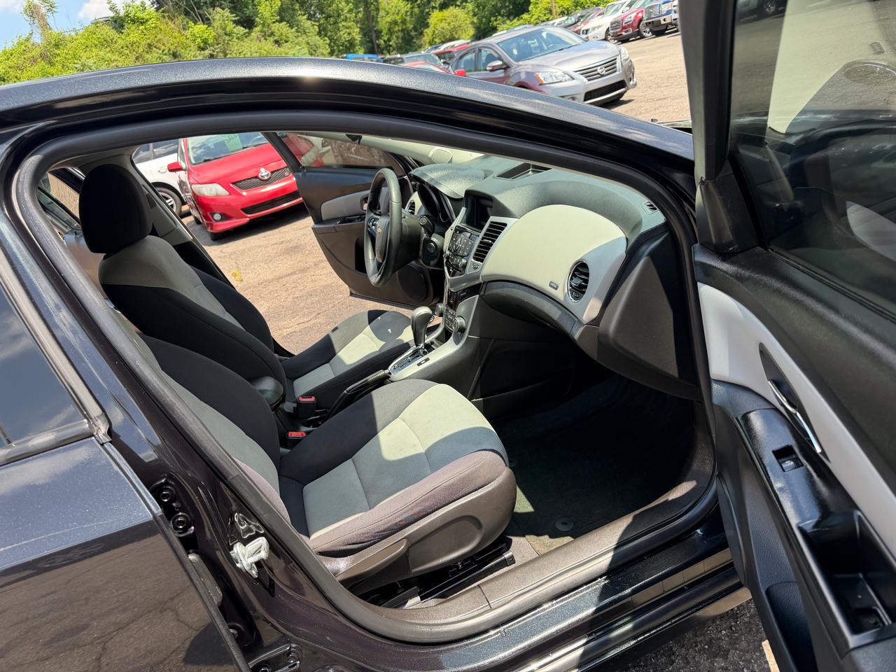 Chevrolet Cruze LS Auto 2013