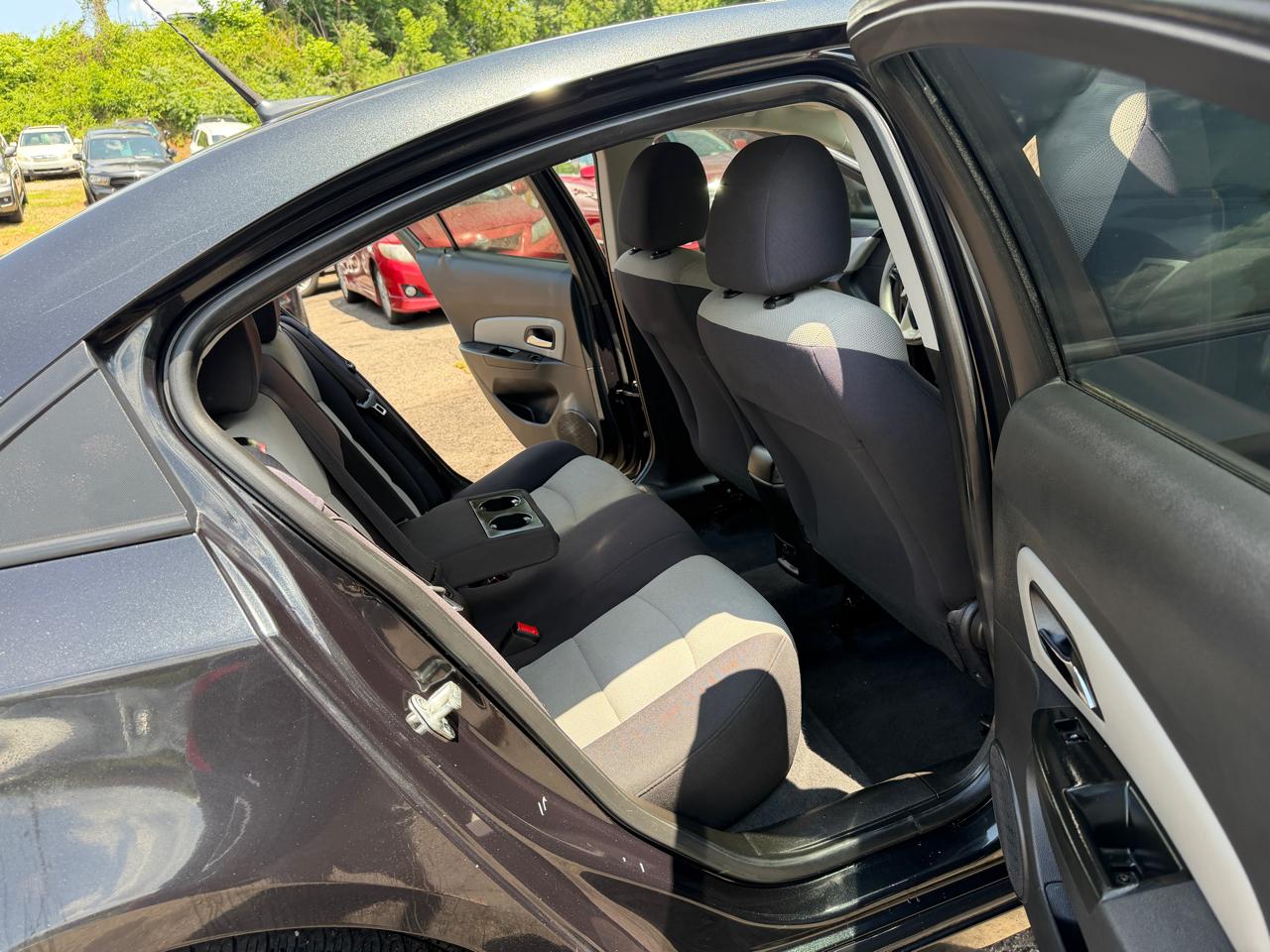 Chevrolet Cruze LS Auto 2013