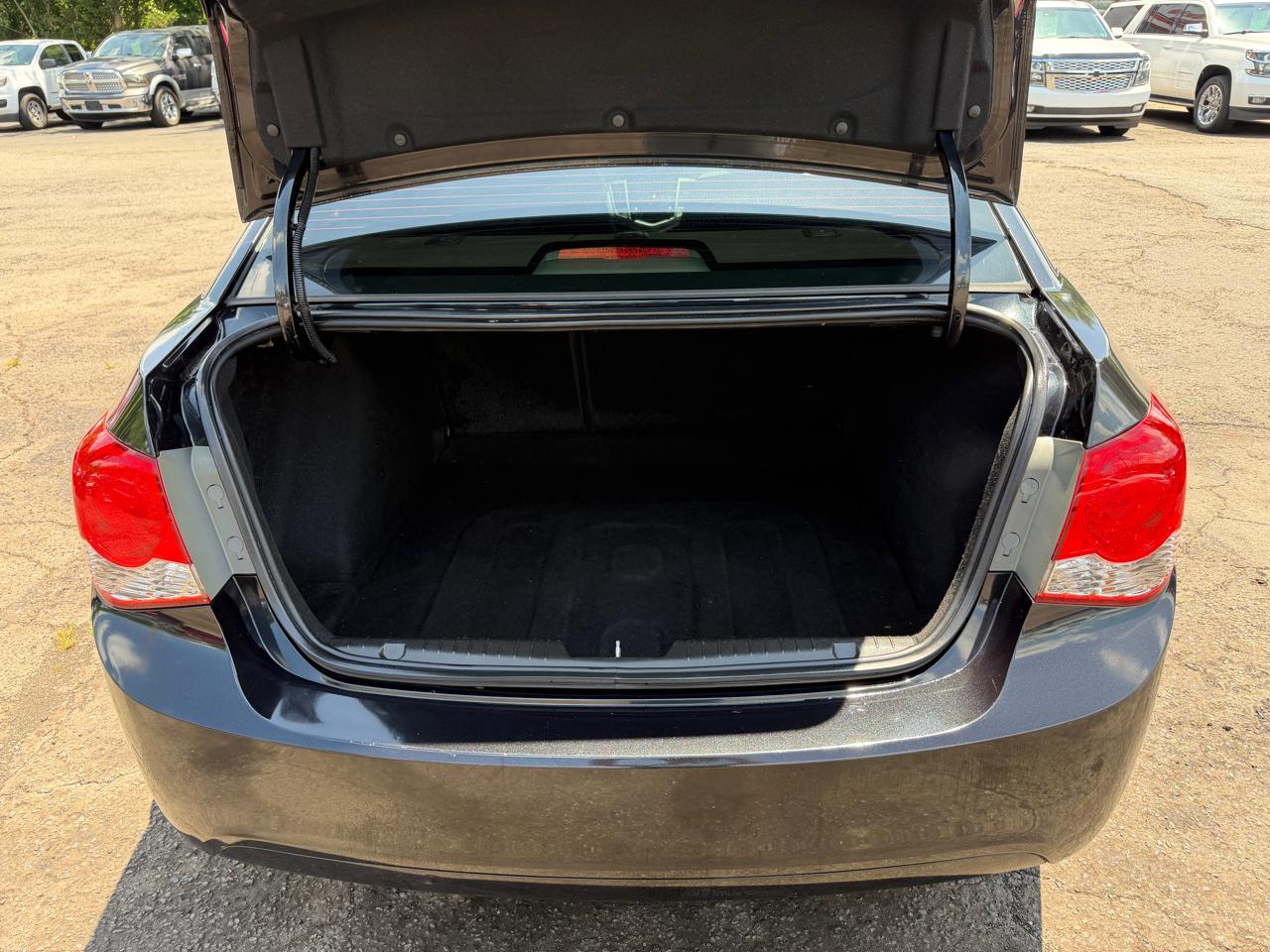 Chevrolet Cruze LS Auto 2013