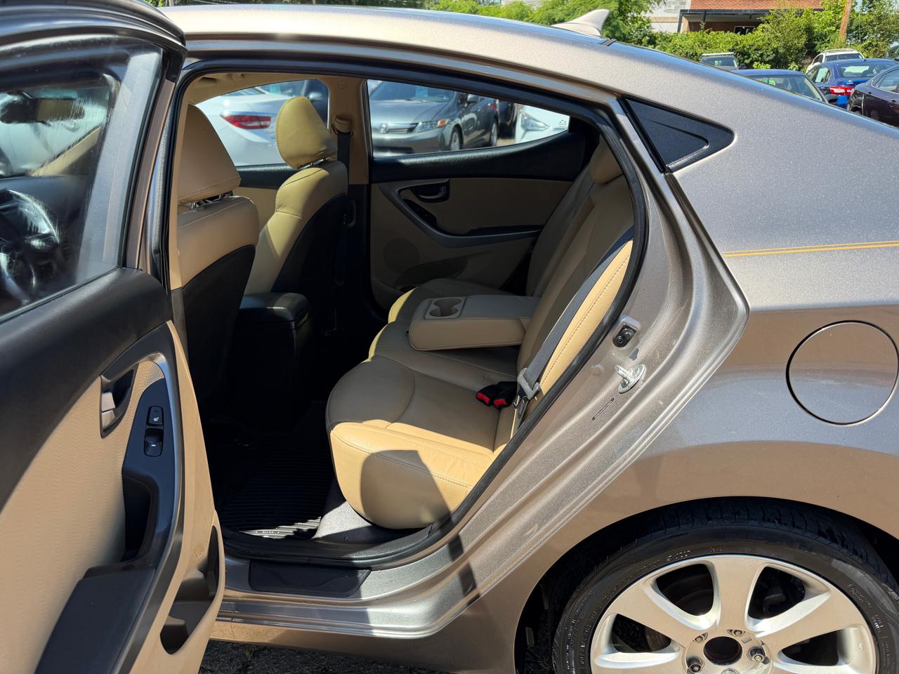Hyundai Elantra Limited 2012