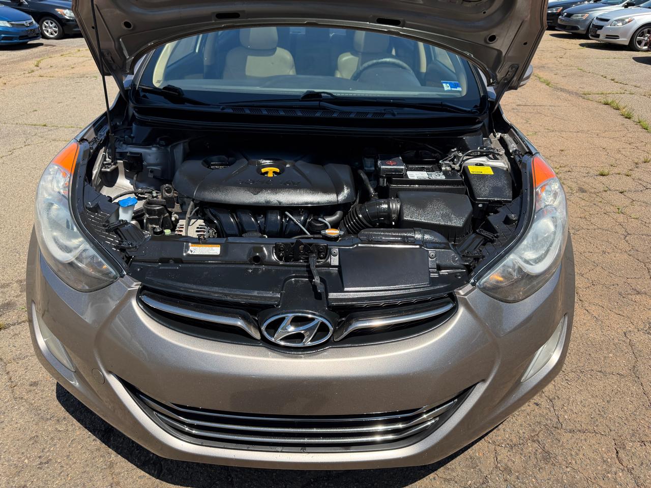 Hyundai Elantra Limited 2012