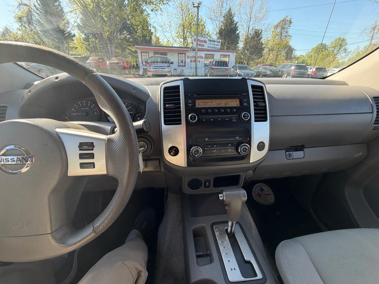 Nissan Frontier  2015