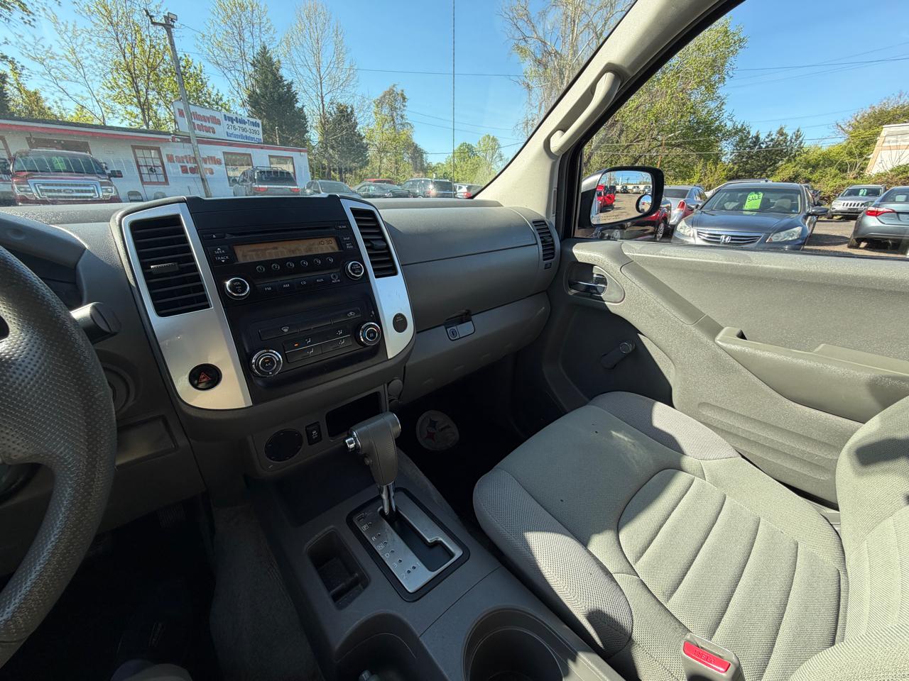 Nissan Frontier  2015